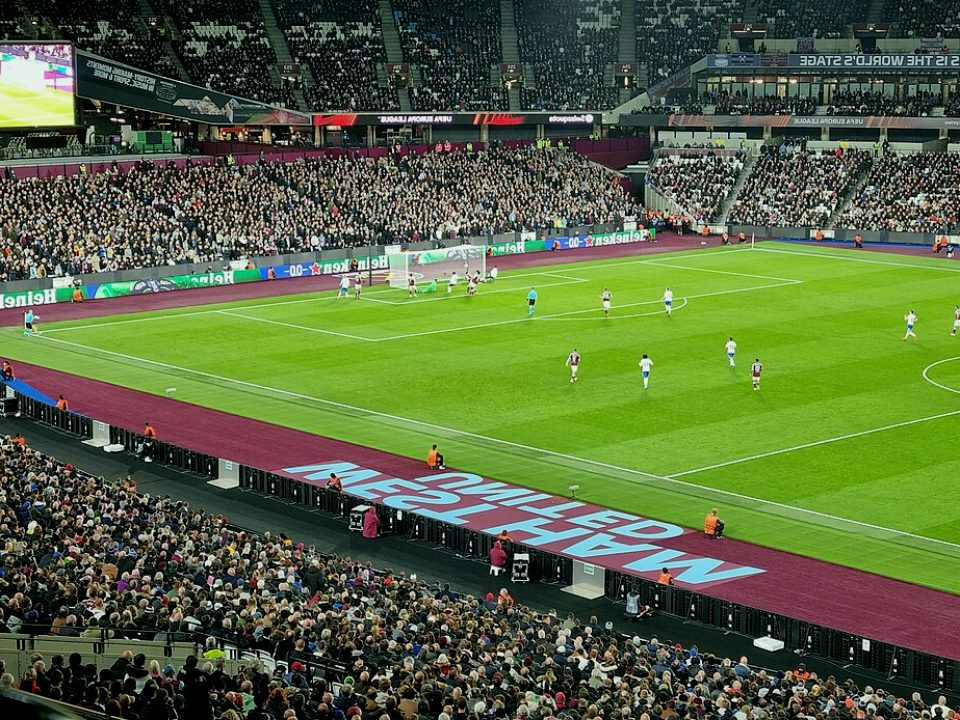 聚焦2026-27赛季欧联杯：波尔图与曼联的赛程密度与轮换深度较量